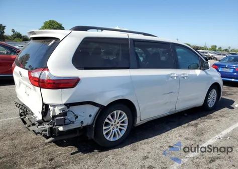 2016 Toyota Sienna Xle z USA, uszkodzony, nr VIN 5TDYK3DC4GS714787